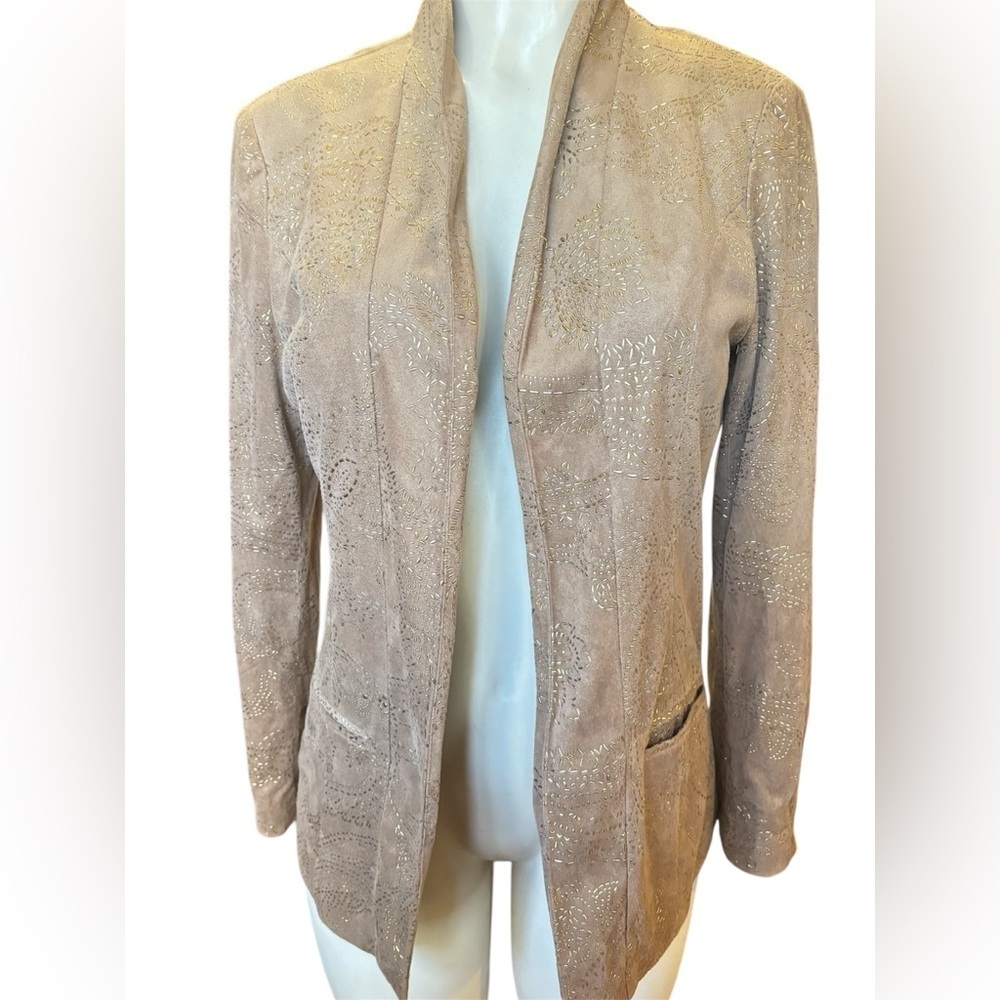 Chicos faux suede blazer women’s embellished
Beige/gold jacket